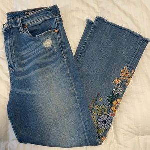 Size 30 Floral Embroidered Cropped Straight Denim